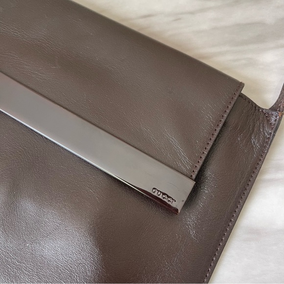 Rare GUCCI Metal Trim Brown Envelope Bag with Shoulder Strap - Picture 3 of 16